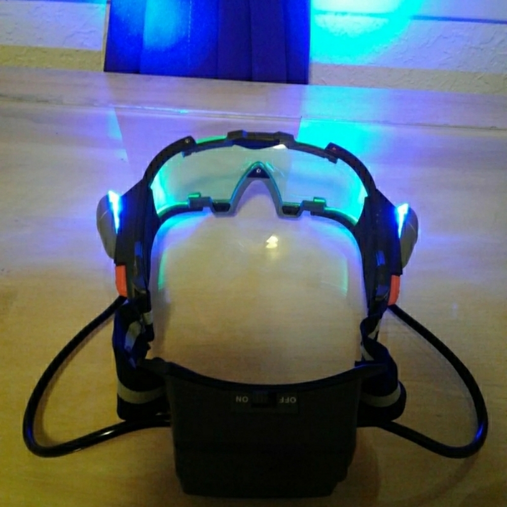 Light-up goggles - Picture 3 of 5